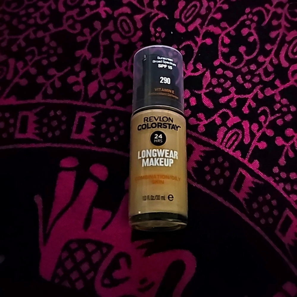 Revlon 24-hours Colorstay longwear foundation
